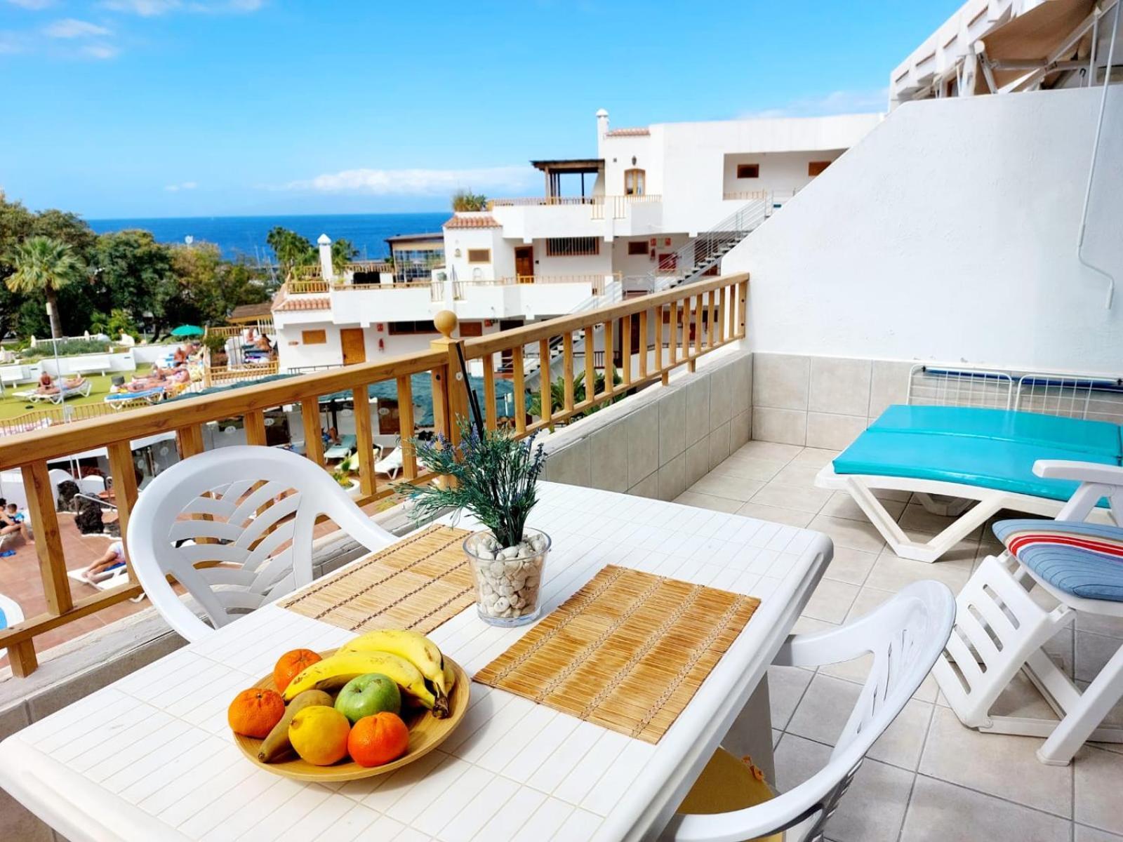 First Line Geranios Ocean View Air Conditioned 50 M From La Pinta Apartment *