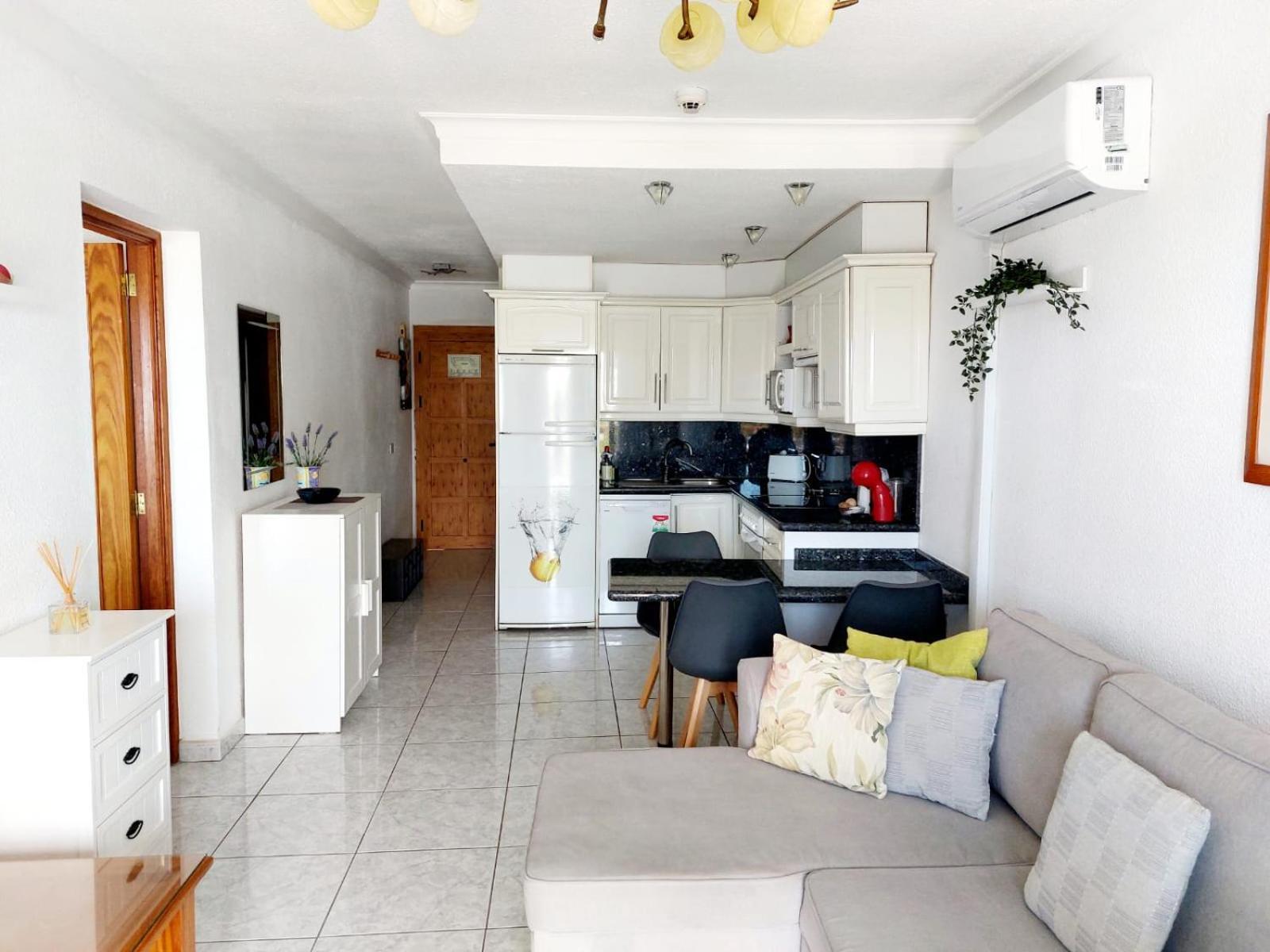 Apartment First Line Geranios Ocean View Air Conditioned 50 M From La Pinta *